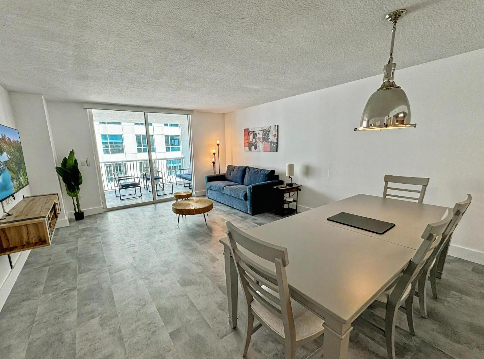 Appartement Elegant Centric Vibrant Pool Jacuzzi Free Parking à Miami Extérieur photo