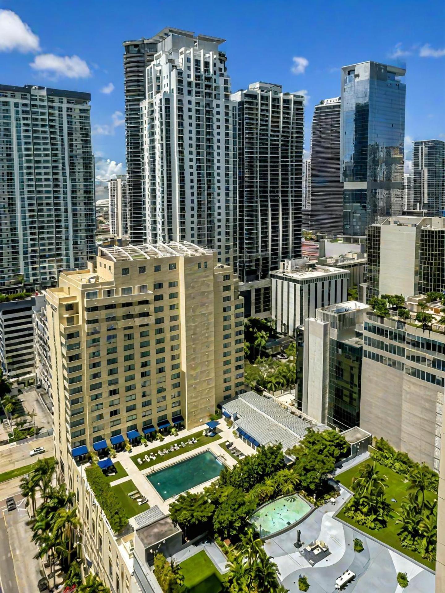 Appartement Elegant Centric Vibrant Pool Jacuzzi Free Parking à Miami Extérieur photo