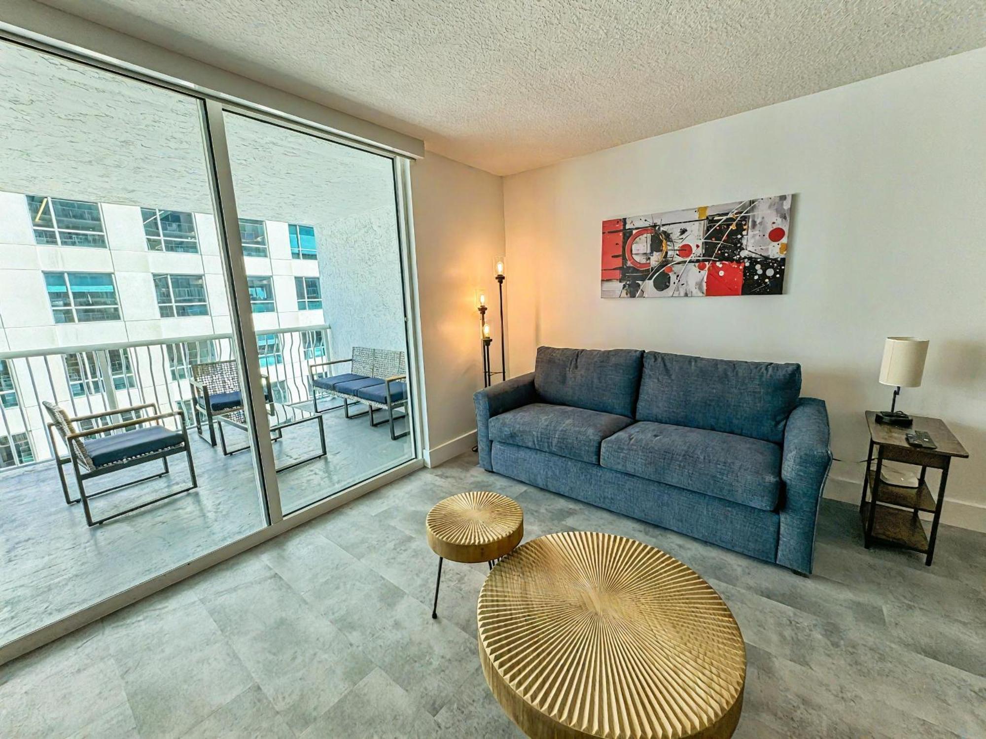 Appartement Elegant Centric Vibrant Pool Jacuzzi Free Parking à Miami Extérieur photo