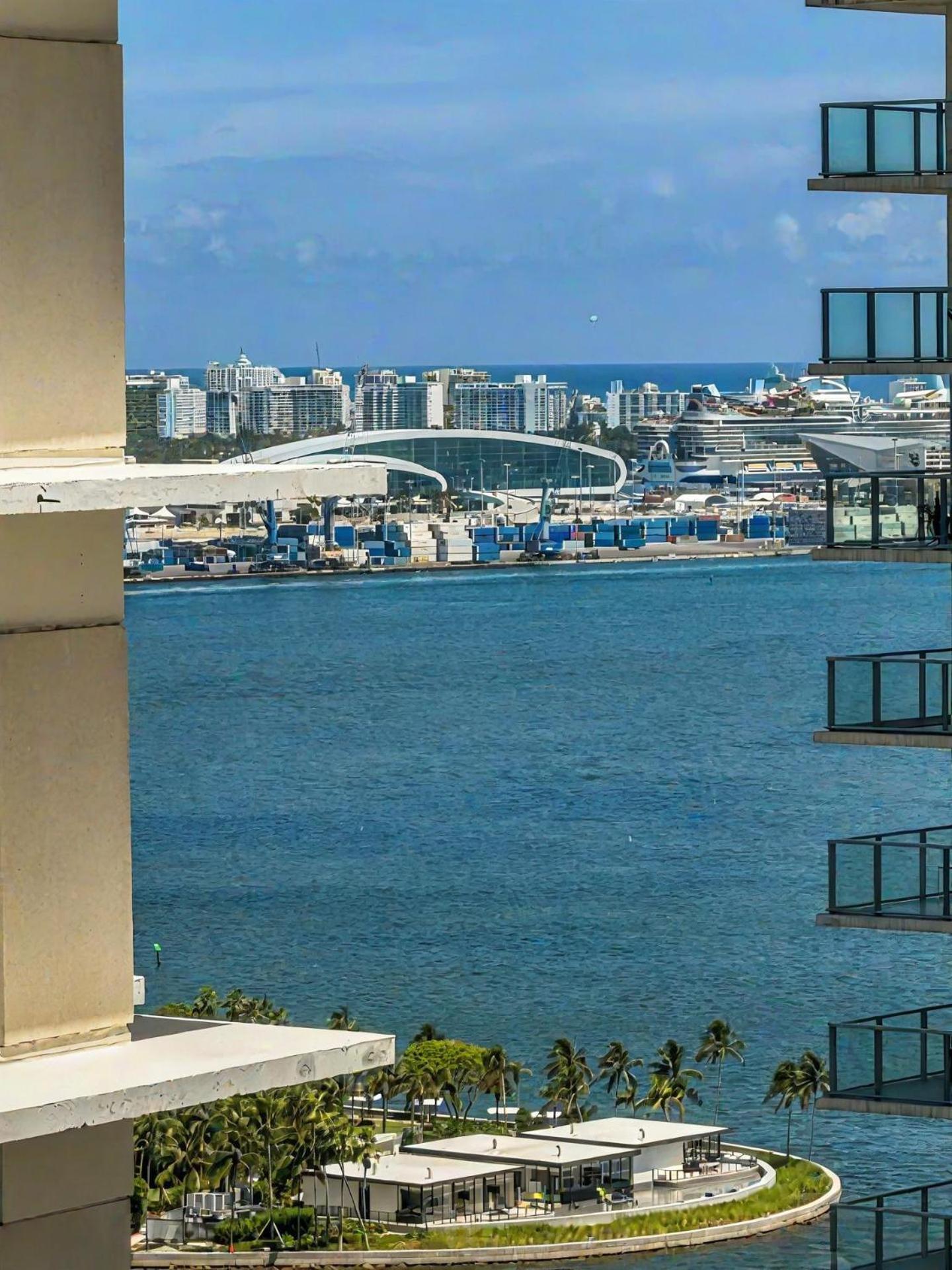 Appartement Elegant Centric Vibrant Pool Jacuzzi Free Parking à Miami Extérieur photo
