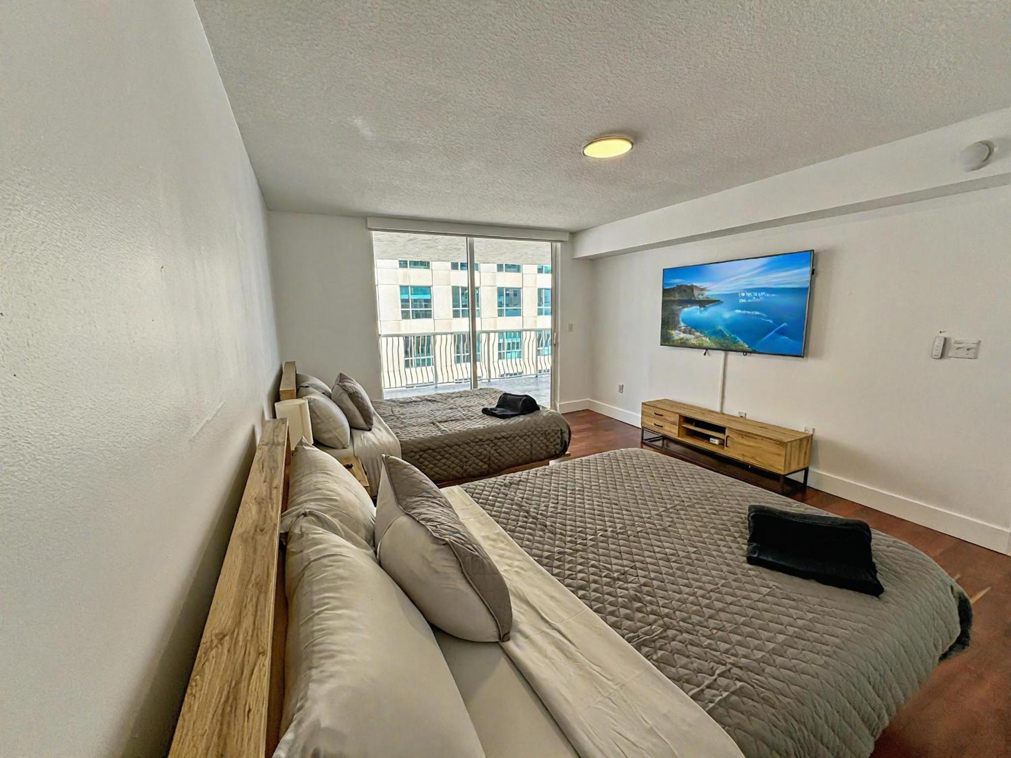 Appartement Elegant Centric Vibrant Pool Jacuzzi Free Parking à Miami Extérieur photo