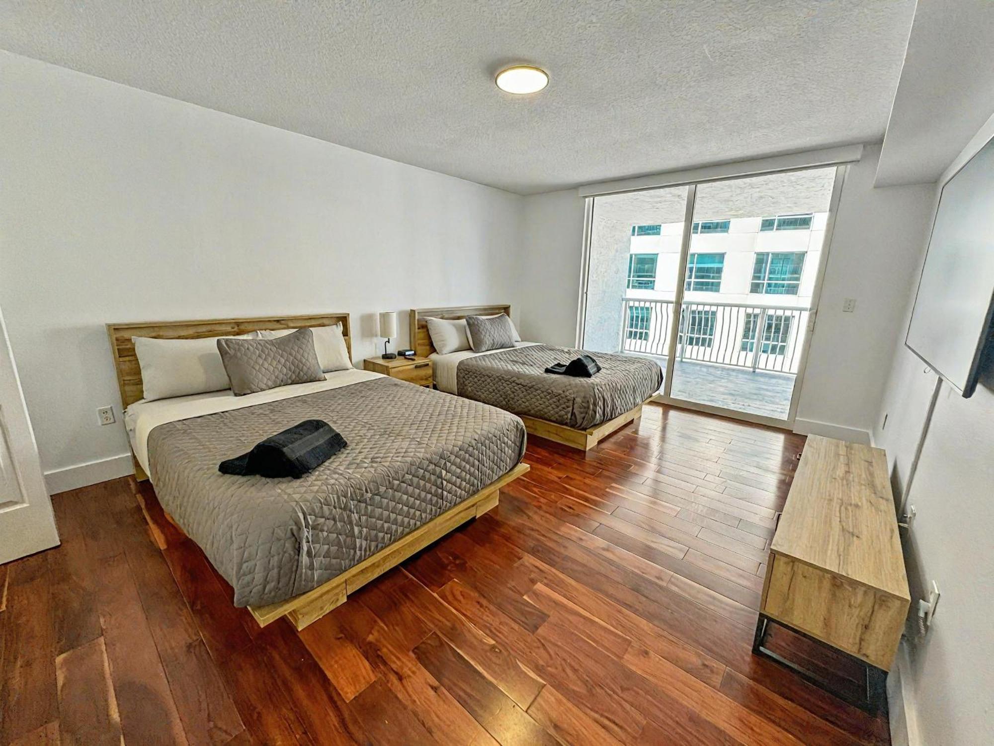 Appartement Elegant Centric Vibrant Pool Jacuzzi Free Parking à Miami Extérieur photo